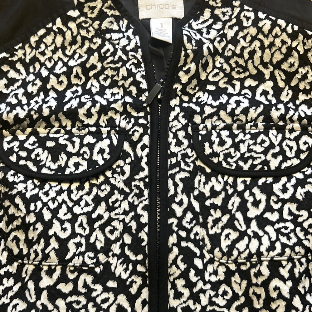 Chico's Womens Full Zip Lined Vest Jacket Black/White Animal Print‎ Sz 1 Sz Med - Picture 9 of 9